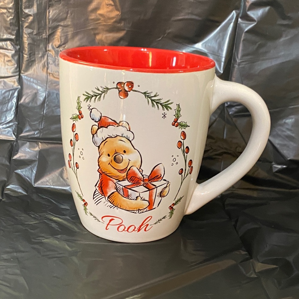🍀3/$40🍀 Winnie the Pooh Christmas ceramic Mug
